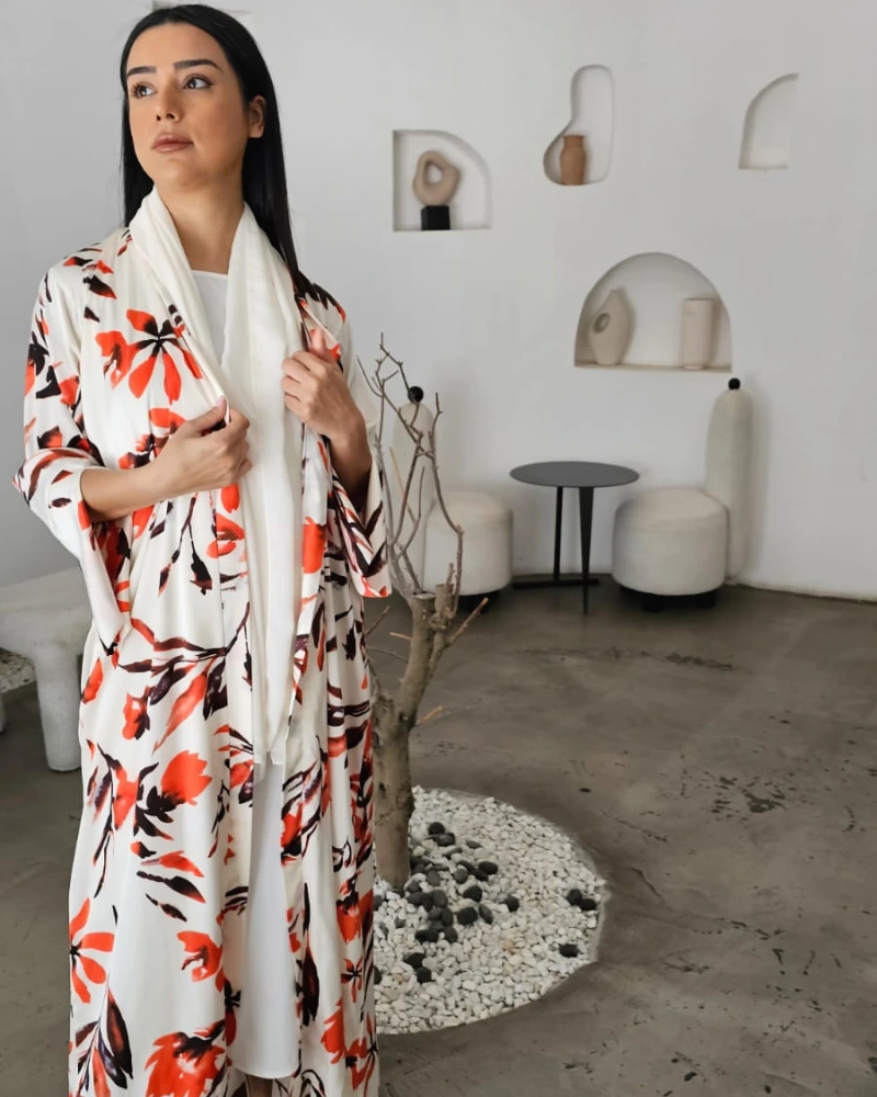 Noor Luxe premium silk Abayas Made In UAE iwith a matching Sheila