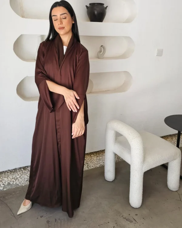 Noor Luxe premium silk Abayas Made In UAE iwith a matching Sheila