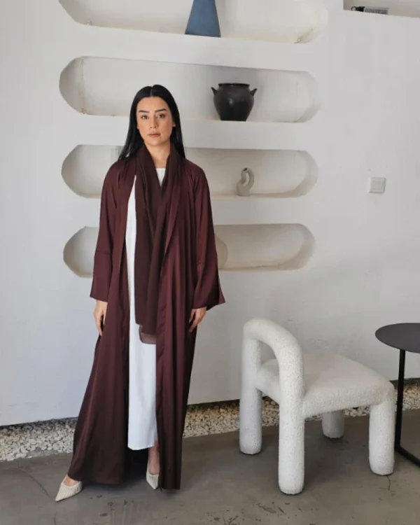 Noor Luxe premium silk Abayas Made In UAE iwith a matching Sheila