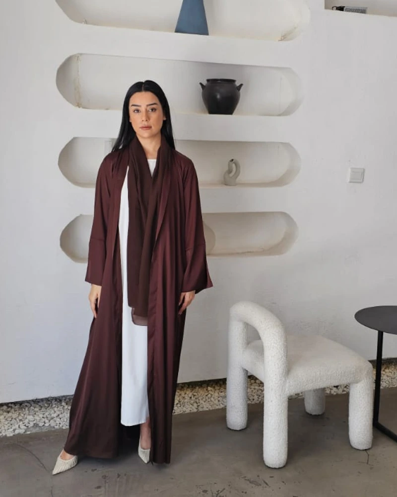Noor Luxe premium silk Abayas Made In UAE iwith a matching Sheila