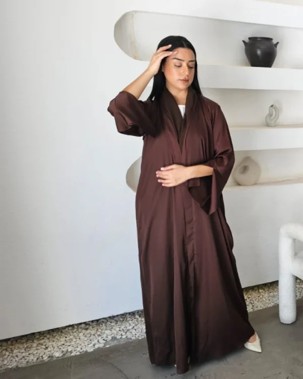 Noor Luxe premium silk Abayas Made In UAE iwith a matching Sheila