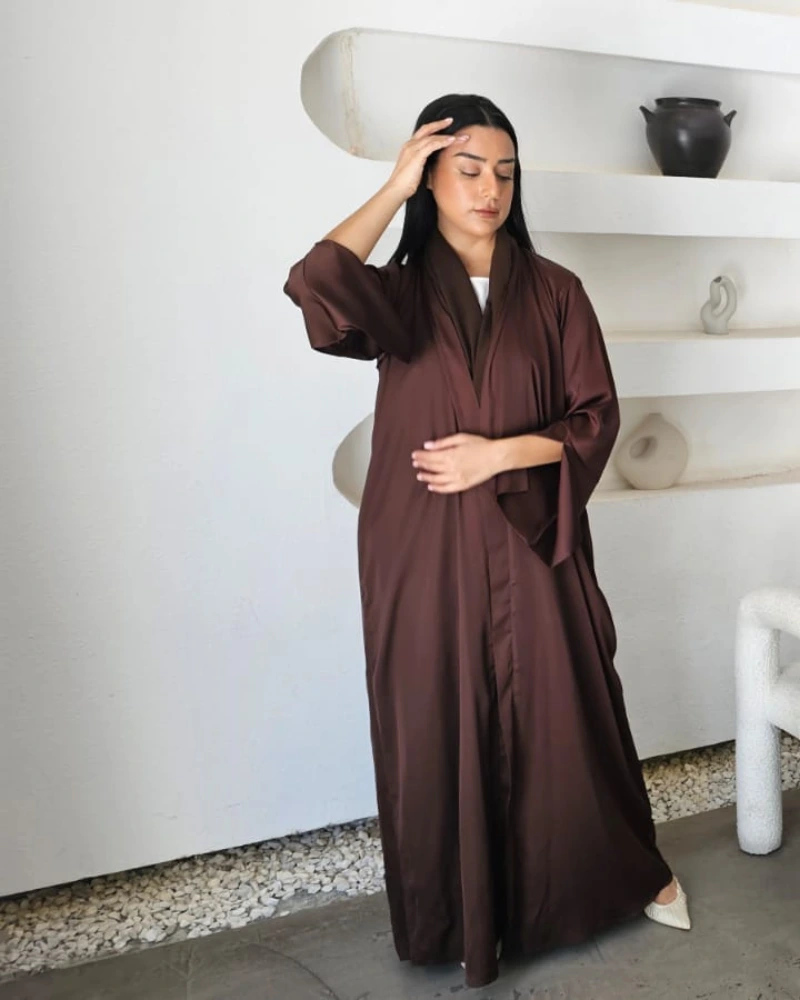 Noor Luxe premium silk Abayas Made In UAE iwith a matching Sheila